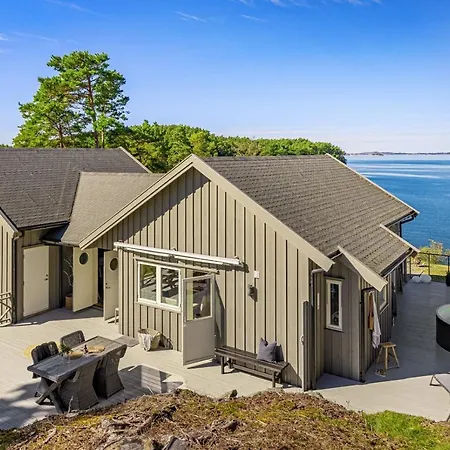 Bright And Peaceful Cabin With An Amazing View On An Island Near Bergen * Nordstrono