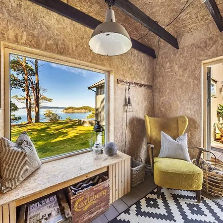 Bright And Peaceful Cabin With An Amazing View On An Island Near Bergen Holiday home *